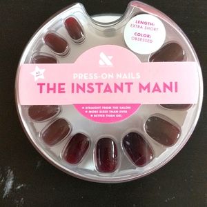 Press-On Nails from Olive & June